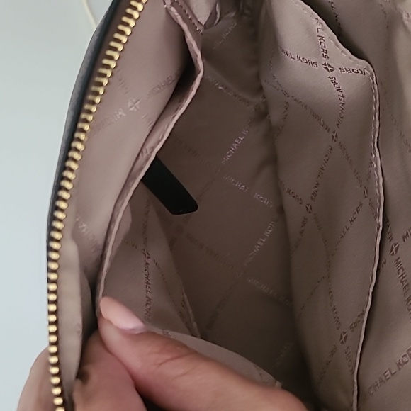 MICHAEL Michael Kors Dome Shaped Crossbody - Picture 7 of 9